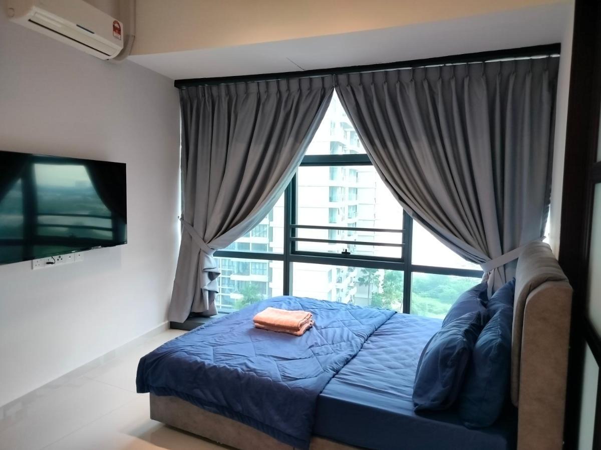 Dangabay Seaview 4pax With Netflix Wifi Apartment
